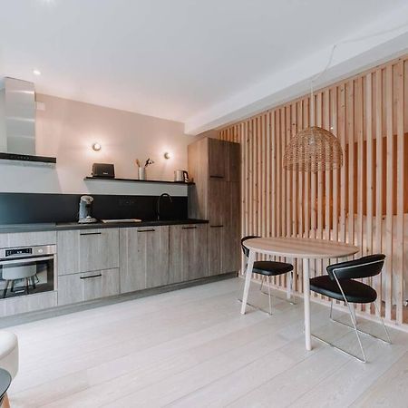 Chimay : La Chambre Doree De La Grand Place Luaran gambar