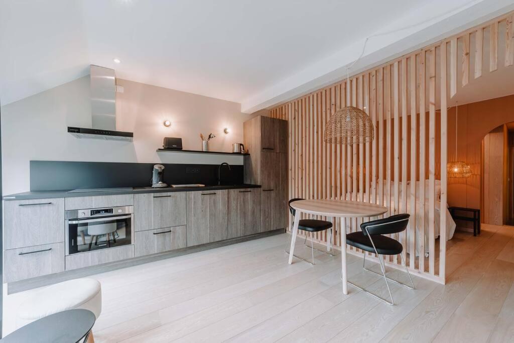 Chimay : La Chambre Doree De La Grand Place Luaran gambar