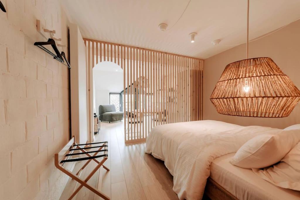 Chimay : La Chambre Doree De La Grand Place Luaran gambar