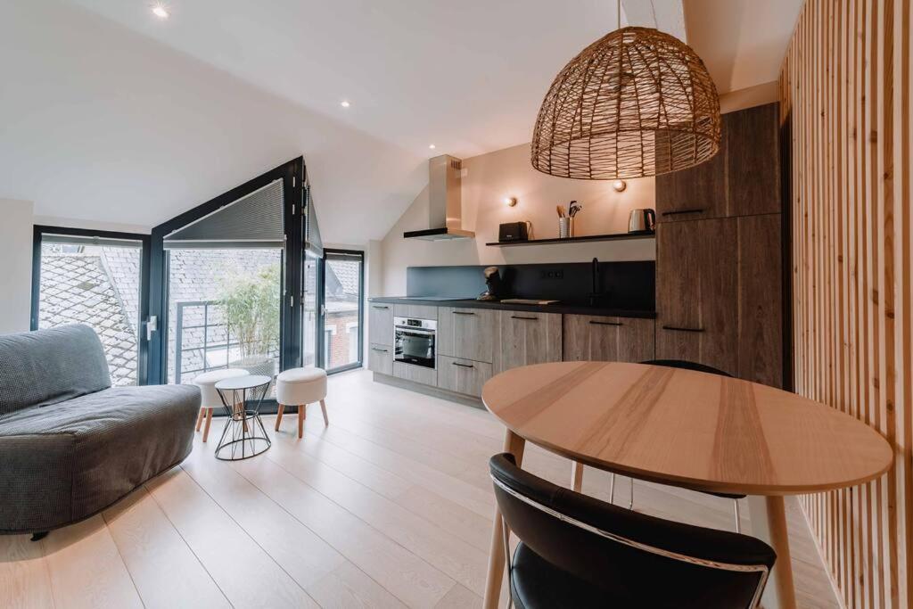 Chimay : La Chambre Doree De La Grand Place Luaran gambar