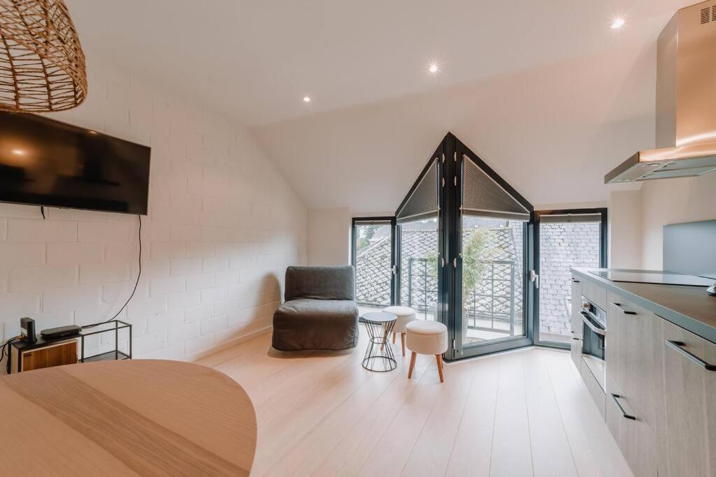 Chimay : La Chambre Doree De La Grand Place Luaran gambar